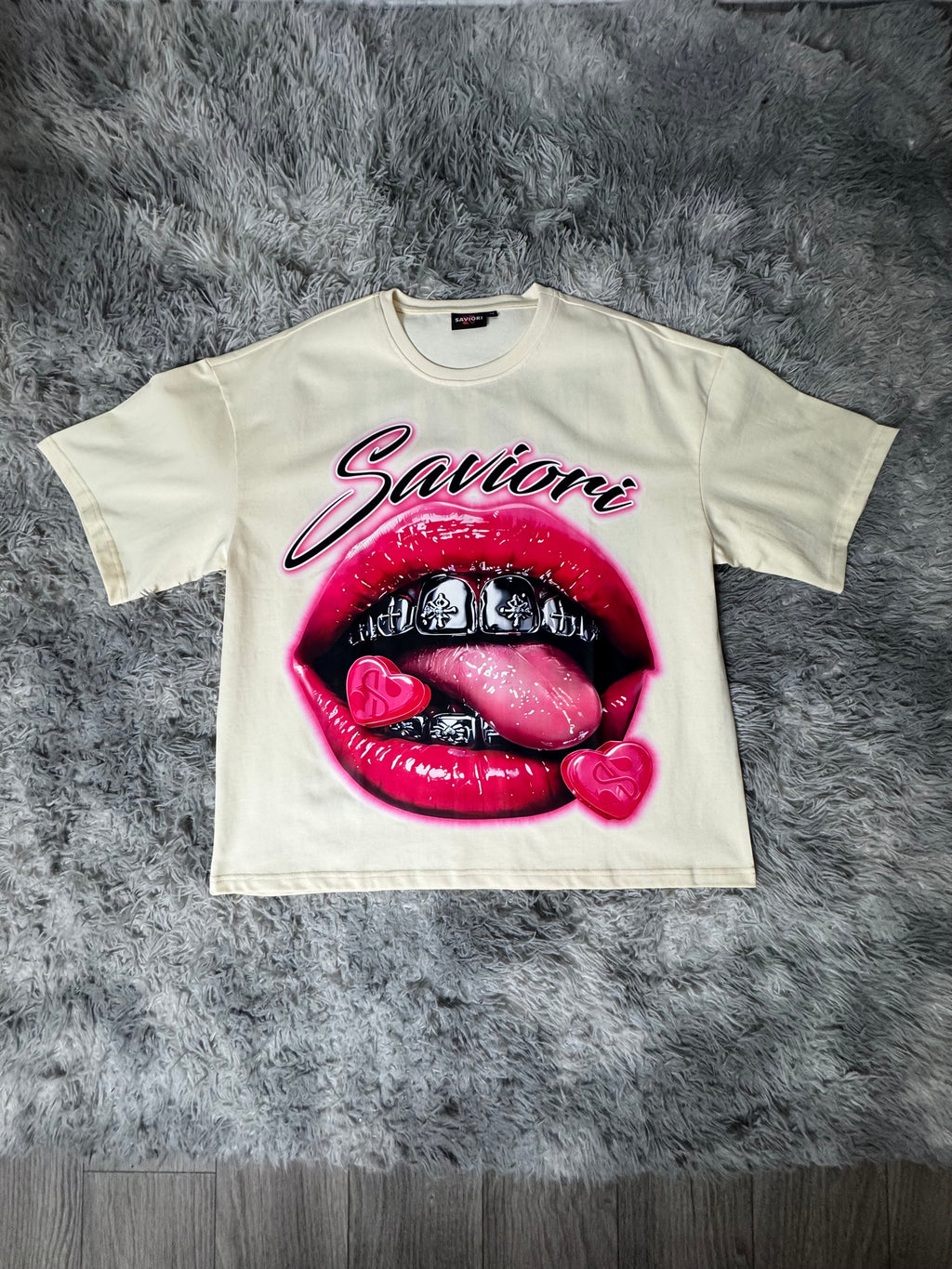 Saviori Premium Graphic Tee – Lips & Braces Streetwear Shirt